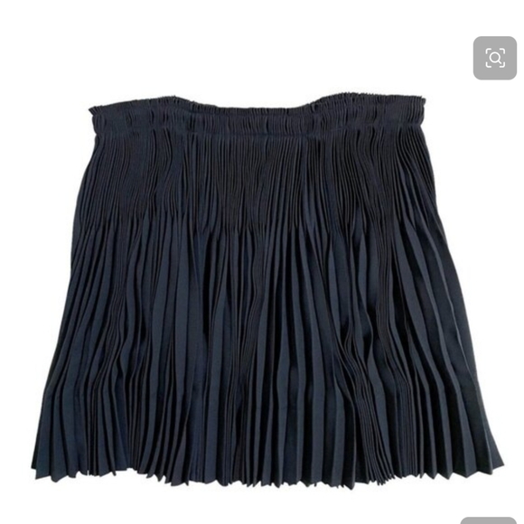 VINCE Navy Blue Pleated Above Knee Skirt $265 Satin Chiffon Collegiate Designer